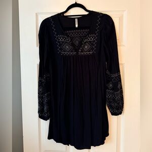 Monoreno Black Dress with  Accents